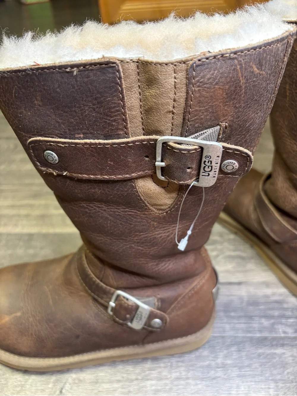 UGG Kensington Moto Biker Sz 7 Lined Brown Leather Winter Boots 5678 Distressed